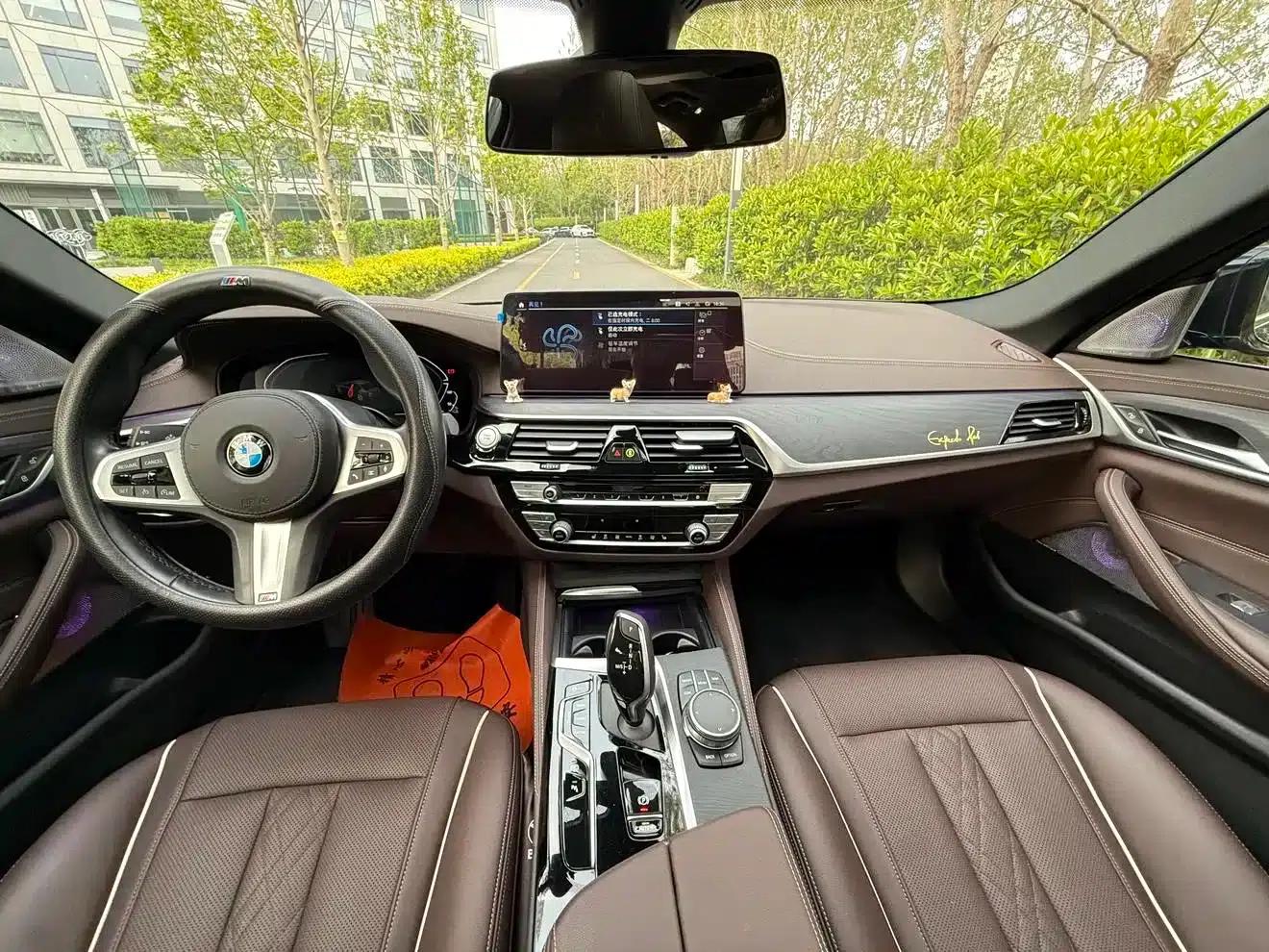 BMW 5 Series PHEV 2021 535Le M Sport Package — миниатюра 7