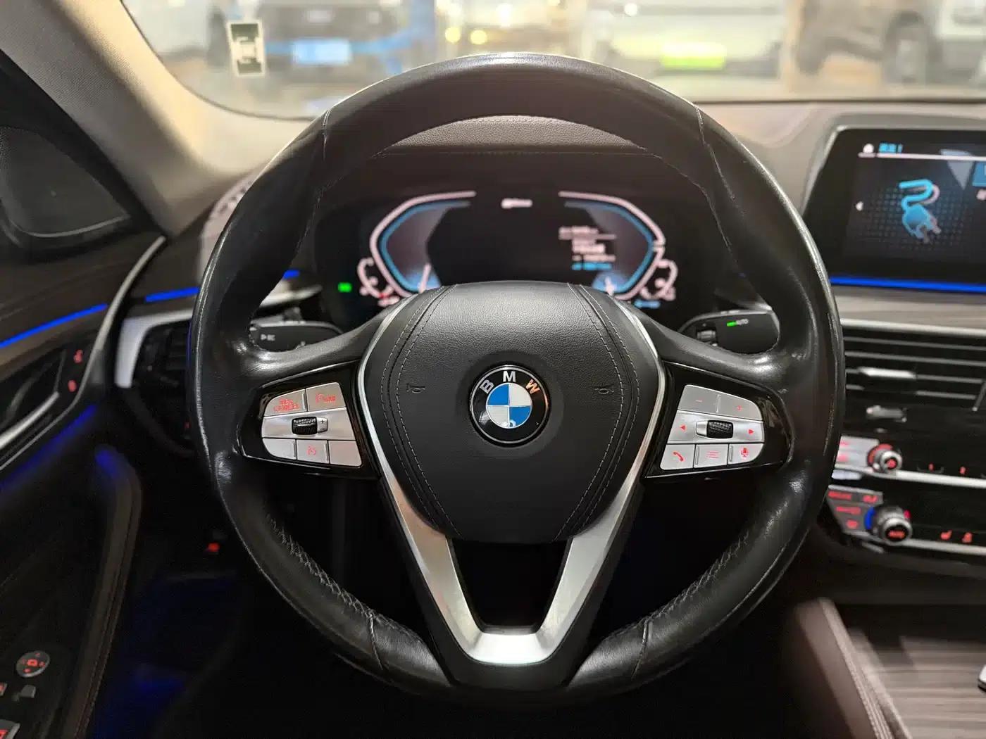 BMW 5 Series PHEV 2020 530Le Luxury Package — миниатюра 12