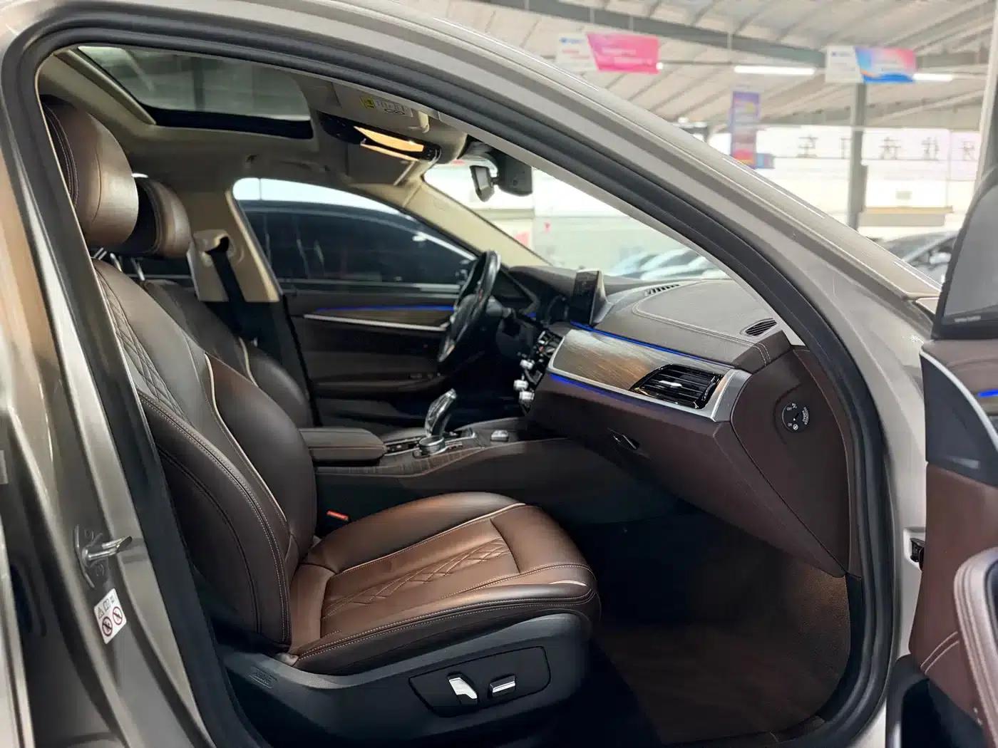 BMW 5 Series PHEV 2020 530Le Luxury Package — миниатюра 16