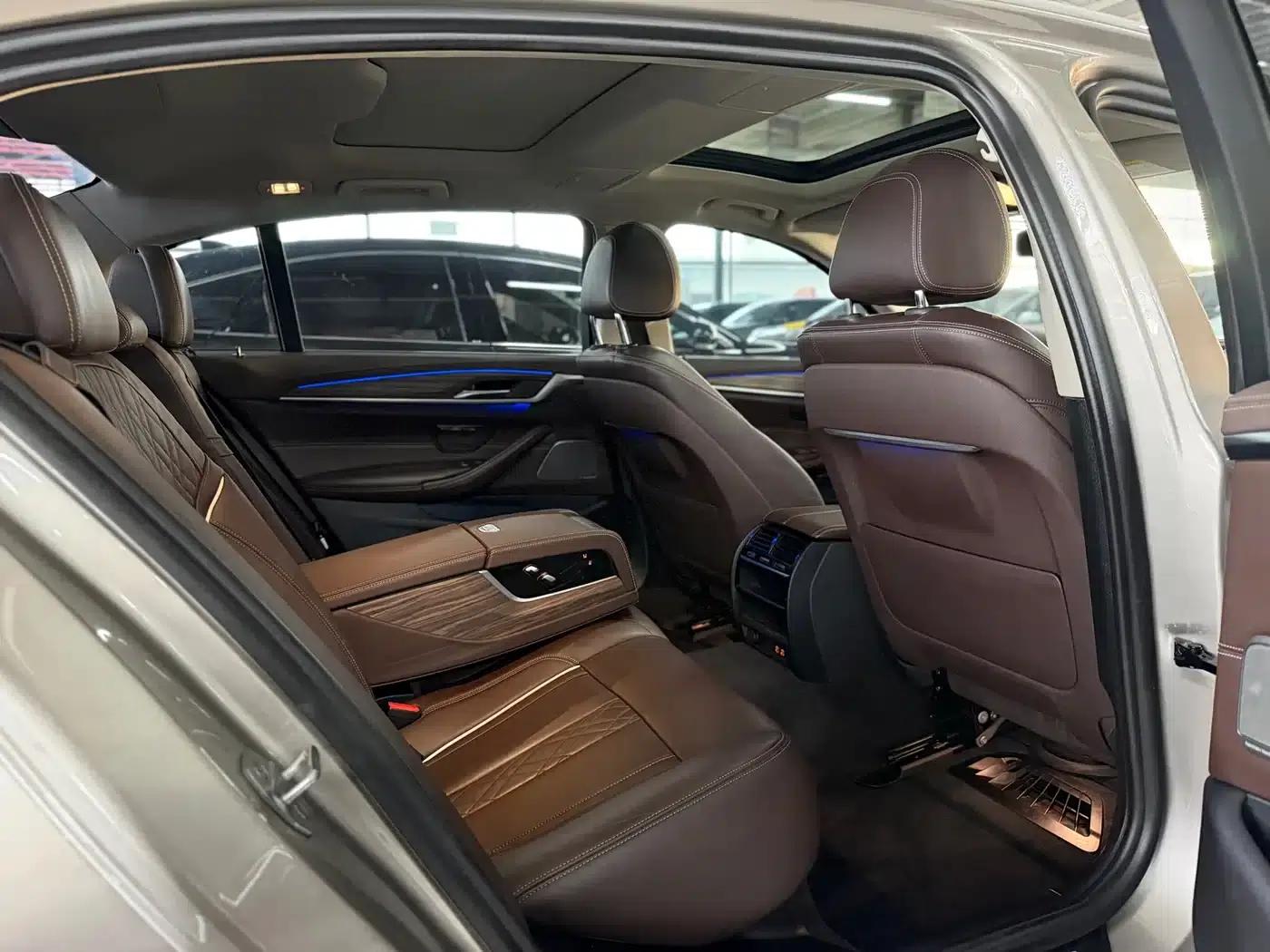 BMW 5 Series PHEV 2020 530Le Luxury Package — миниатюра 17