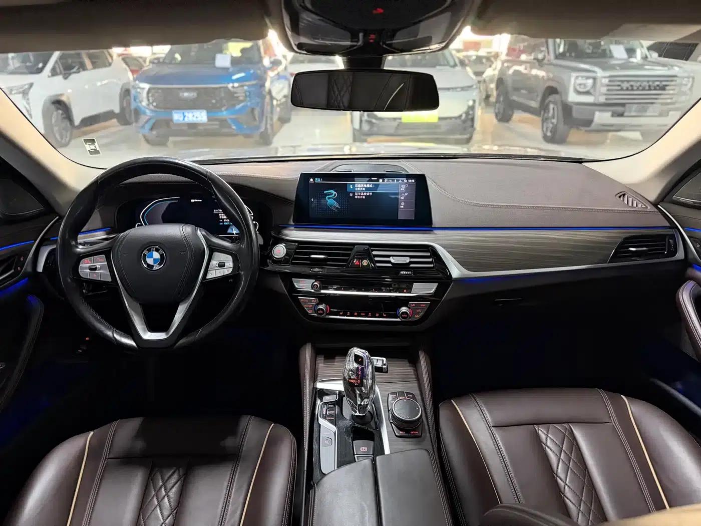 BMW 5 Series PHEV 2020 530Le Luxury Package — миниатюра 9