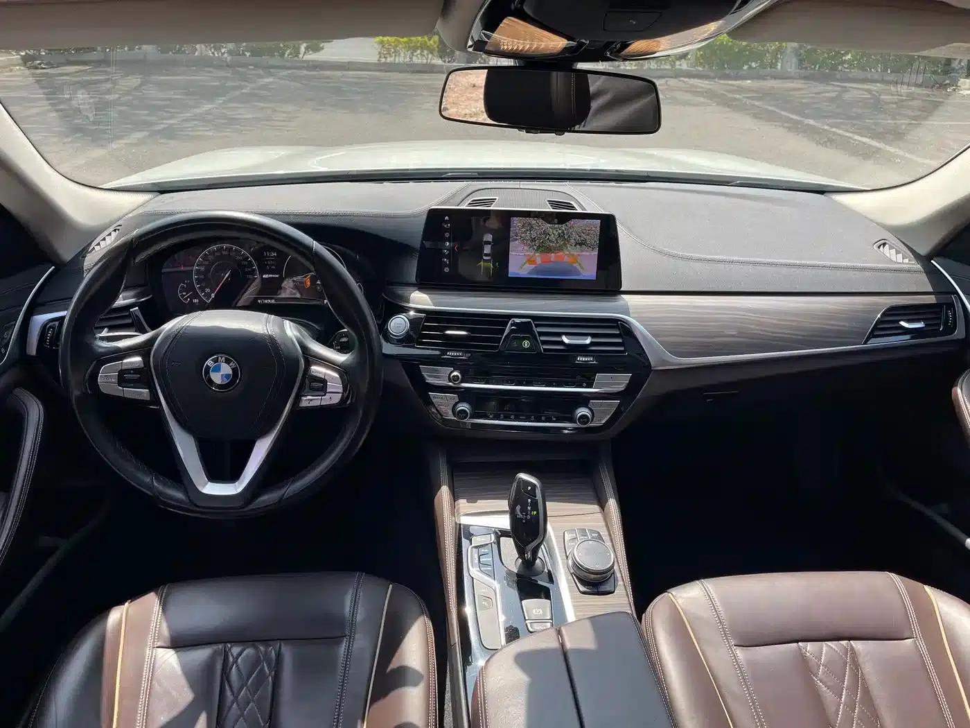 BMW 5 Series PHEV 2019 530Le Luxury Package — миниатюра 5