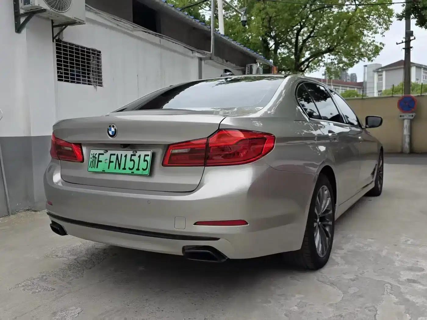 BMW 5 Series PHEV 2019 530Le Luxury Package — миниатюра 9