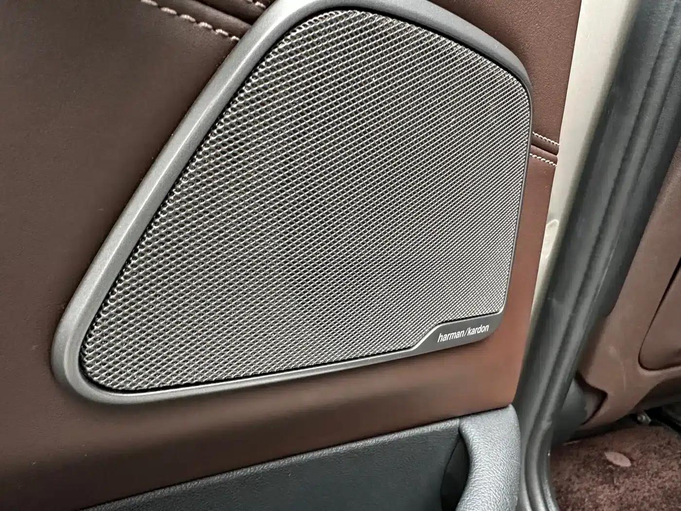 BMW 5 Series PHEV 2019 530Le Luxury Package — миниатюра 16