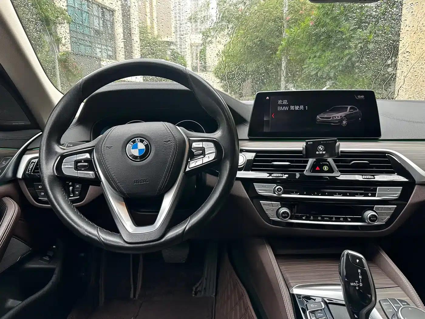 BMW 5 Series PHEV 2019 530Le Luxury Package — миниатюра 19