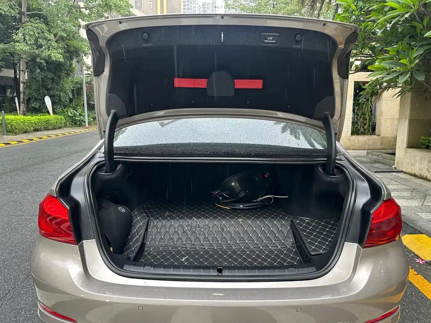 BMW 5 Series PHEV 2019 530Le Luxury Package — миниатюра 23