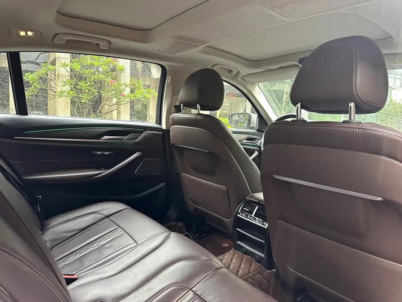 BMW 5 Series PHEV 2019 530Le Luxury Package — миниатюра 24