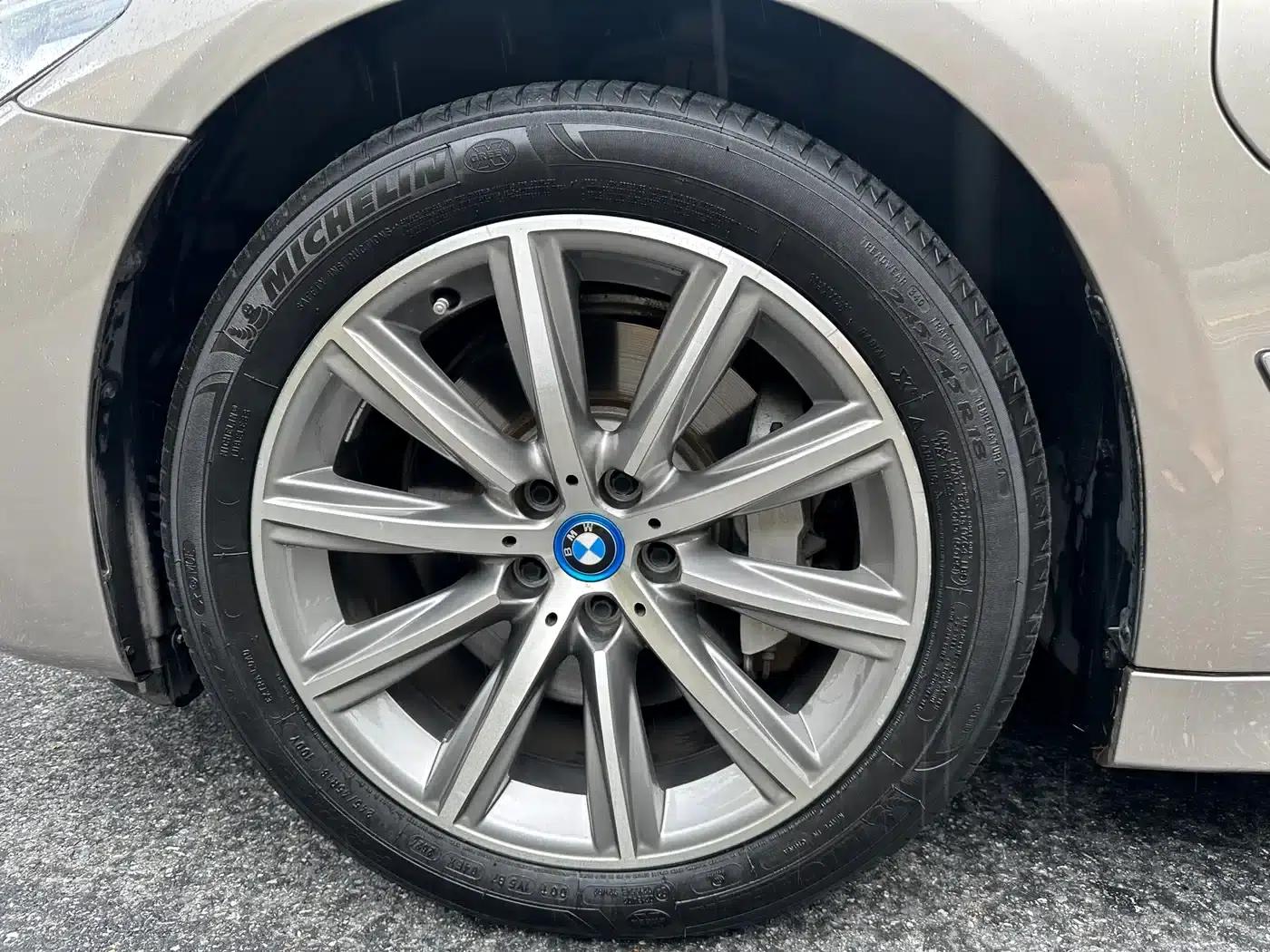 BMW 5 Series PHEV 2019 530Le Luxury Package — миниатюра 8