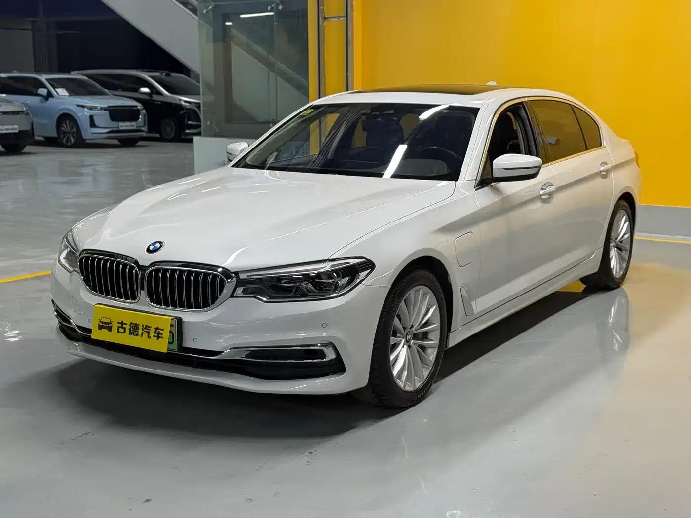 BMW 5 Series PHEV 2020 Mileage Upgrade Edition 530Le Pioneer Edition — миниатюра 1