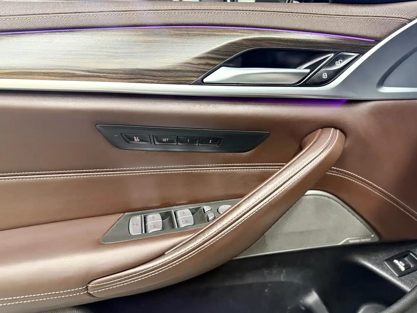 BMW 5 Series PHEV 2020 Mileage Upgrade Edition 530Le Pioneer Edition — миниатюра 27