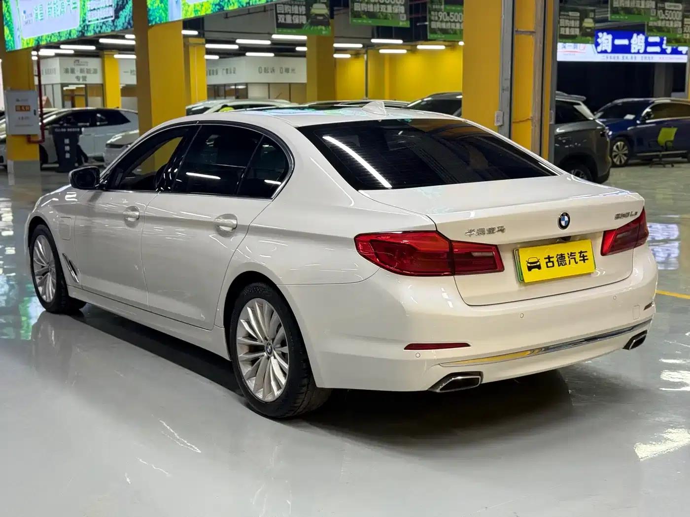 BMW 5 Series PHEV 2020 Mileage Upgrade Edition 530Le Pioneer Edition — миниатюра 5