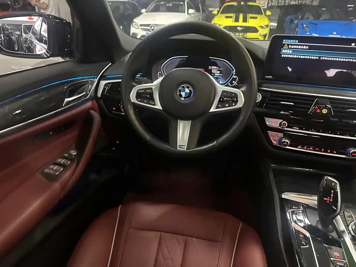 BMW 5 Series PHEV 2022 Facelift 535Le M Sport Package — миниатюра 10