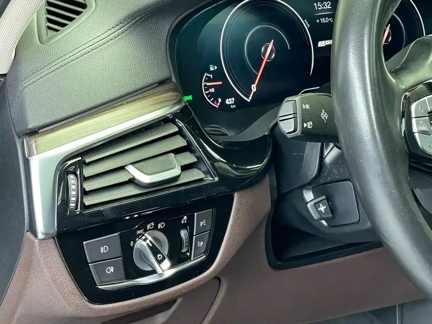BMW 5 Series PHEV 2019 530Le Pioneer Edition — миниатюра 11