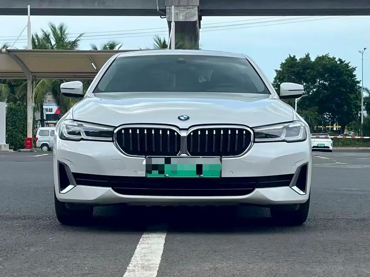 BMW 5 Series PHEV 2021 Facelift 535Le Luxury Package — миниатюра 2