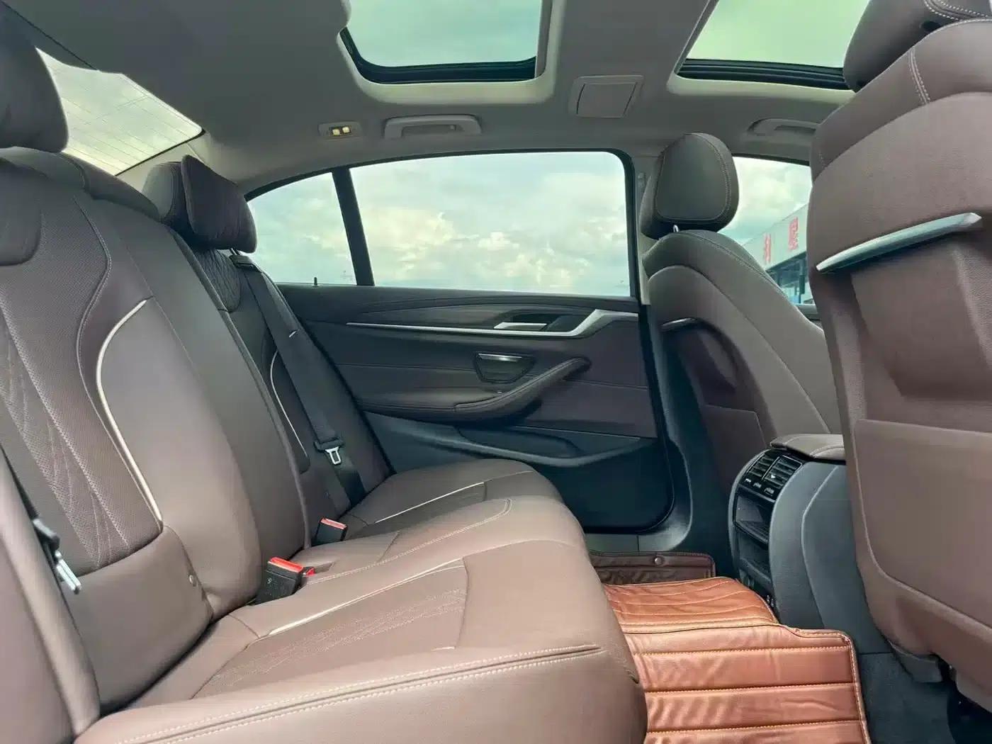 BMW 5 Series PHEV 2021 Facelift 535Le Luxury Package — миниатюра 6