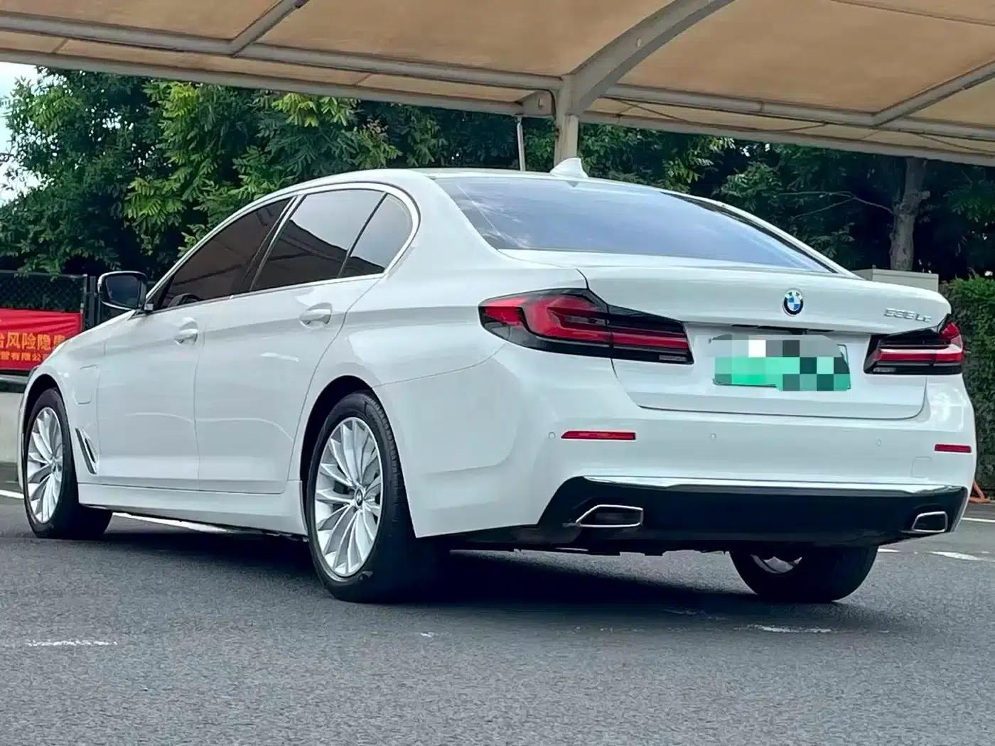 BMW 5 Series PHEV 2021 Facelift 535Le Luxury Package — миниатюра 7