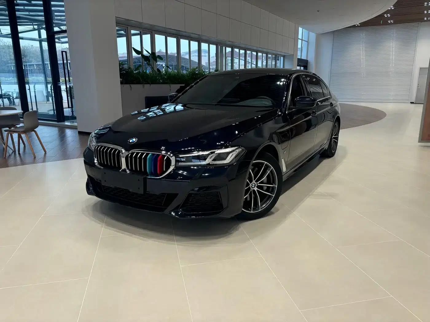 BMW 5 Series PHEV 2021 535Le M Sport Package — миниатюра 1