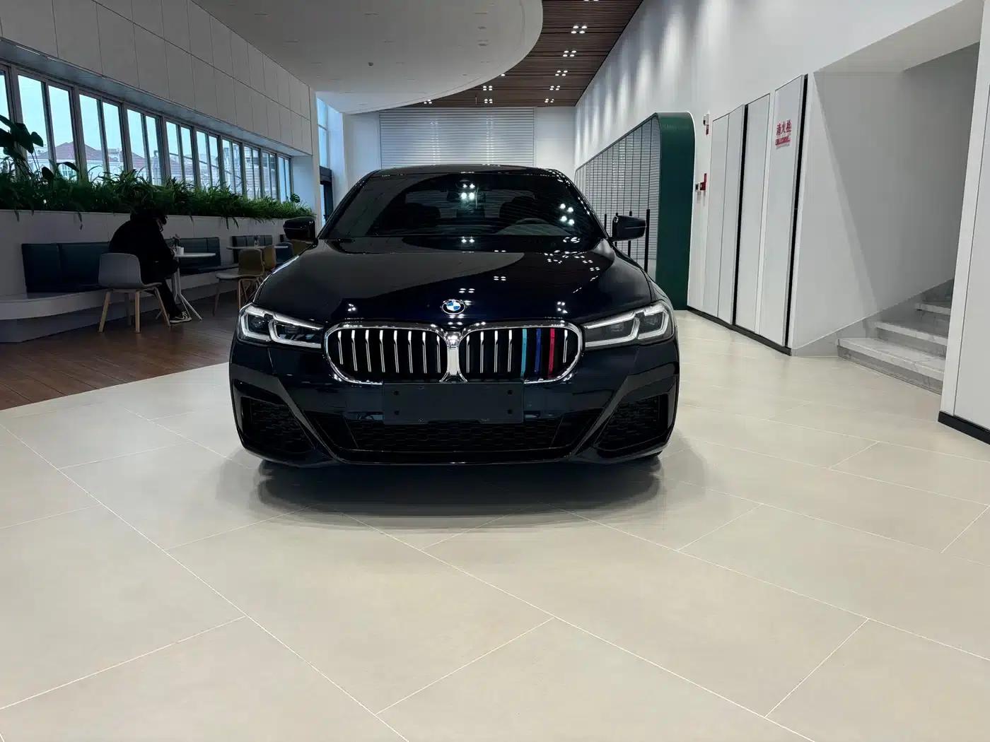 BMW 5 Series PHEV 2021 535Le M Sport Package — миниатюра 2