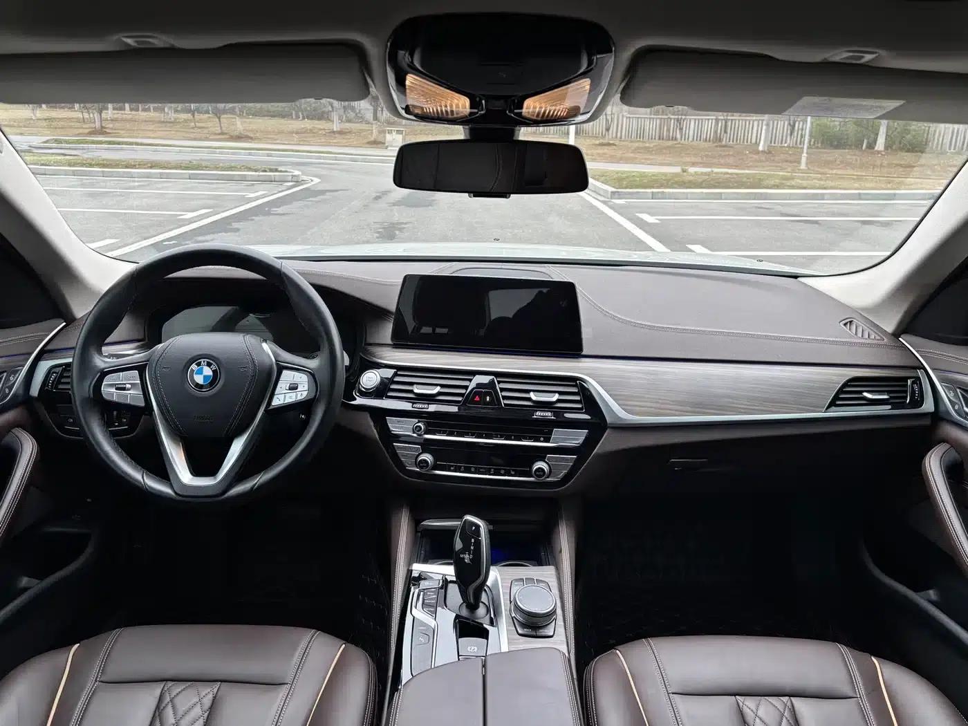 BMW 5 Series PHEV 2020 Mileage Upgrade Edition 530Le Luxury Package — миниатюра 11