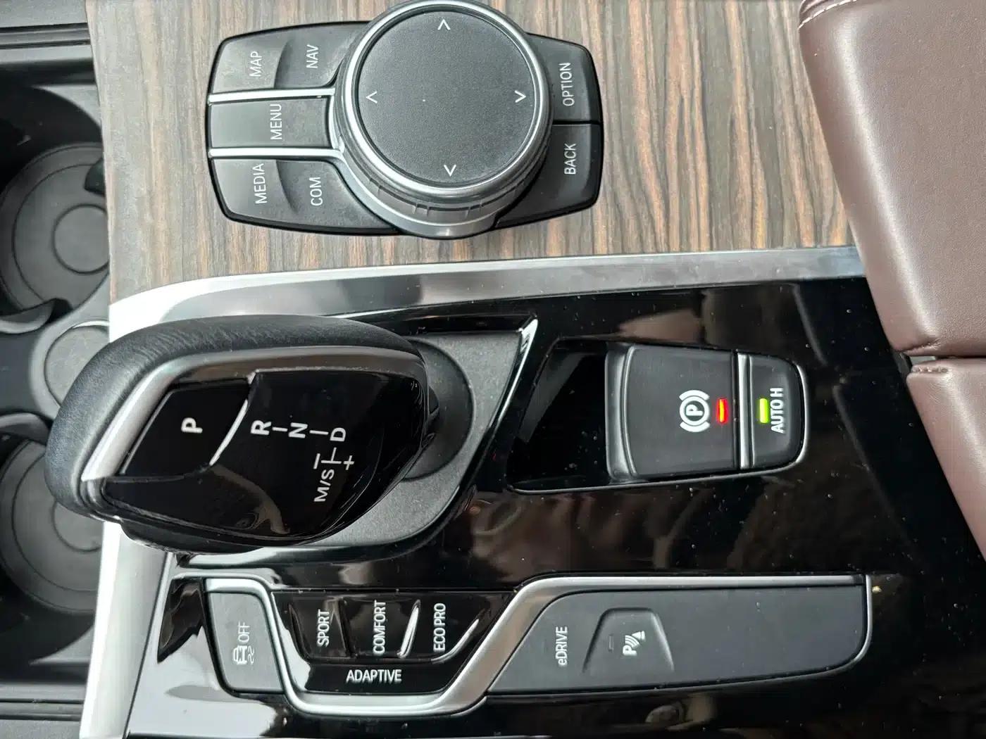 BMW 5 Series PHEV 2020 Mileage Upgrade Edition 530Le Luxury Package — миниатюра 17