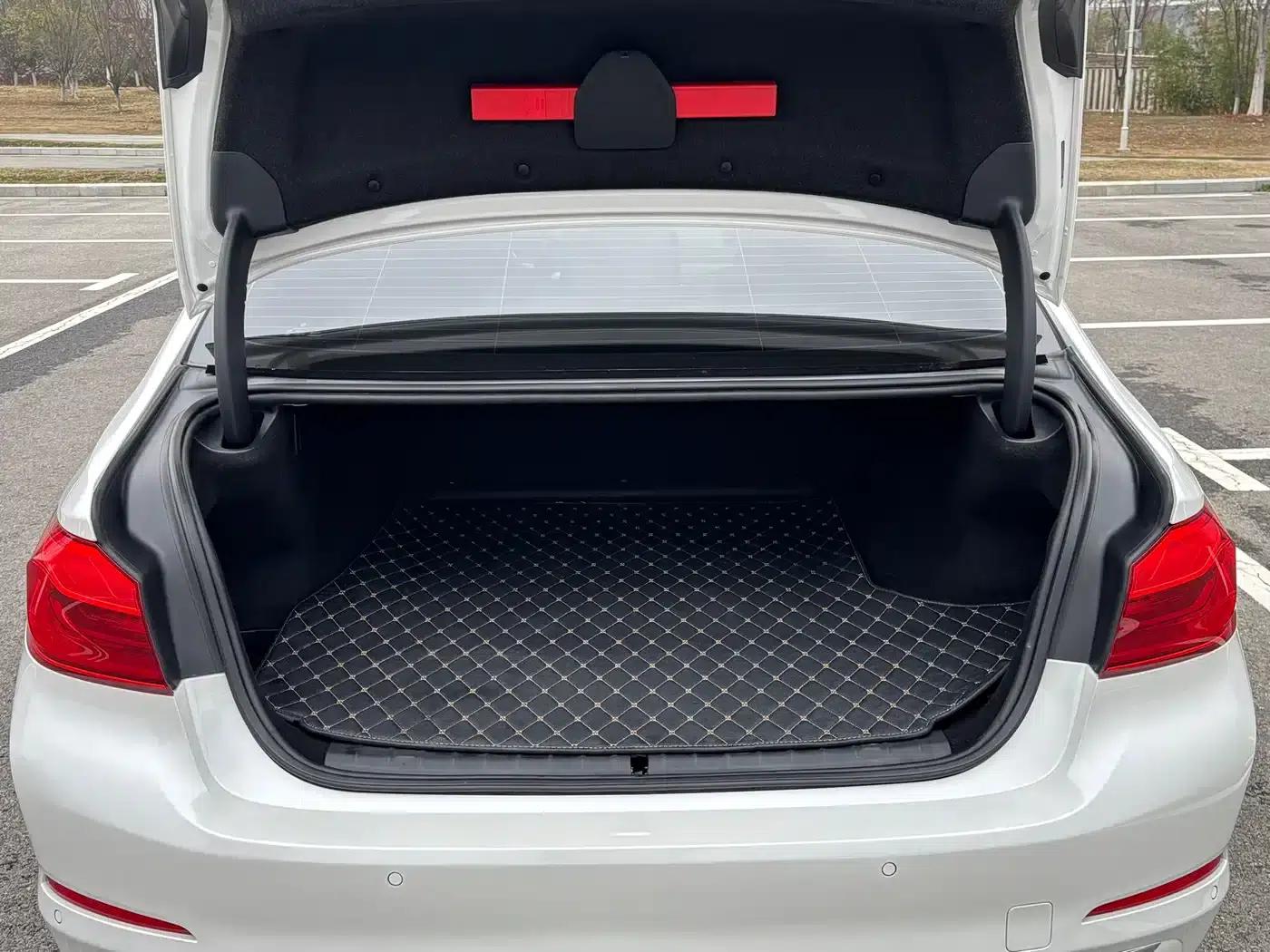 BMW 5 Series PHEV 2020 Mileage Upgrade Edition 530Le Luxury Package — миниатюра 21