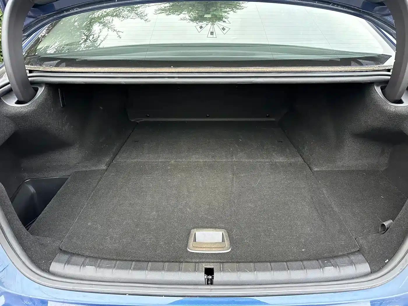 BMW 5 Series PHEV 2022 Facelift 535Le Luxury Package — миниатюра 16