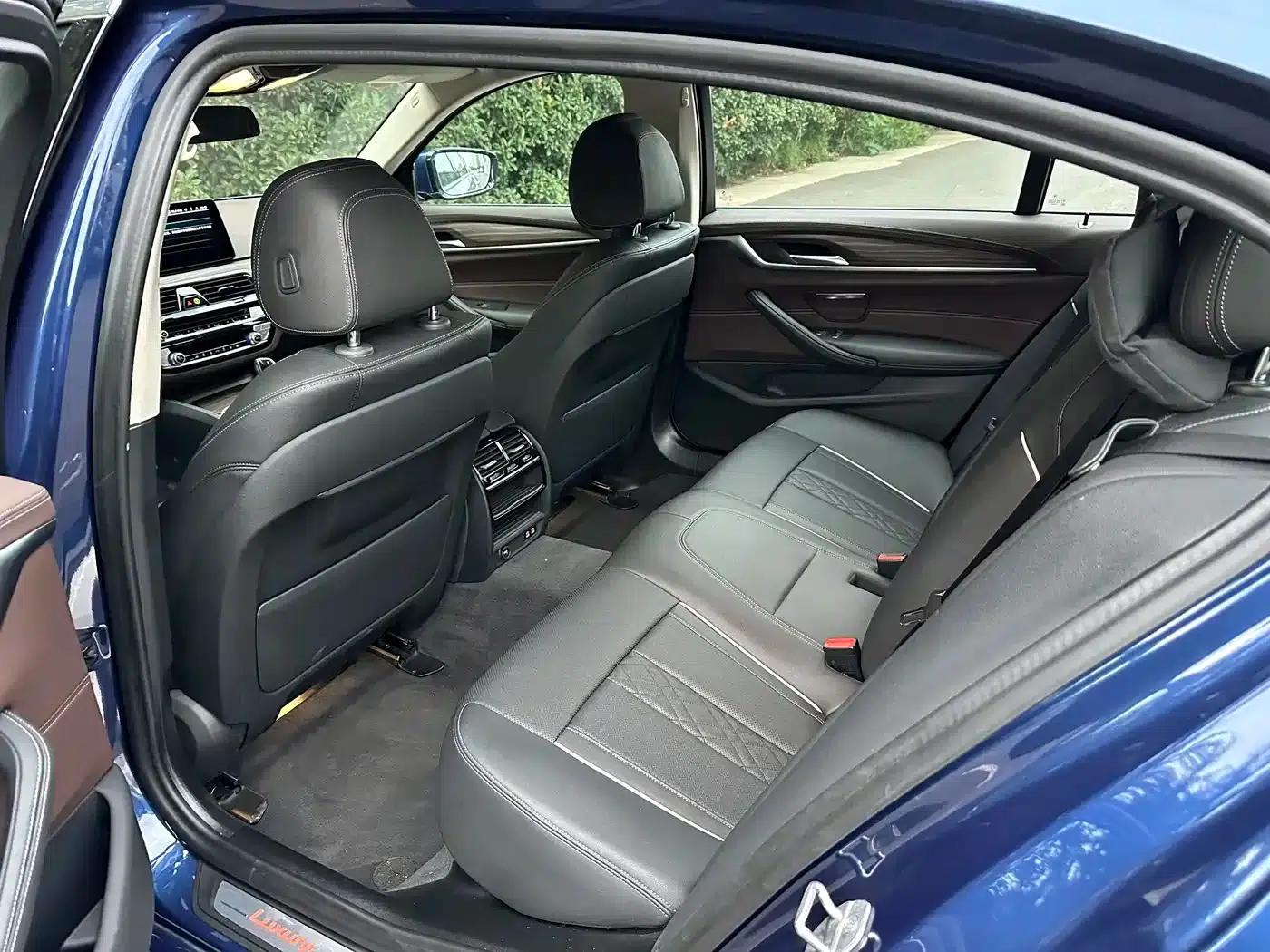 BMW 5 Series PHEV 2022 Facelift 535Le Luxury Package — миниатюра 7