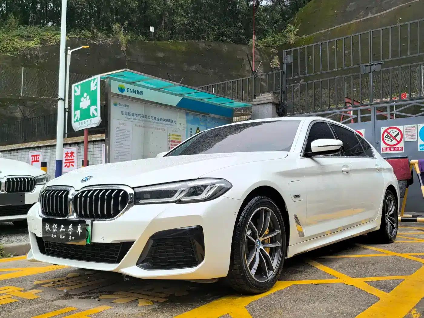 BMW 5 Series PHEV 2022 Facelift 535Le M Sport Package — миниатюра 1