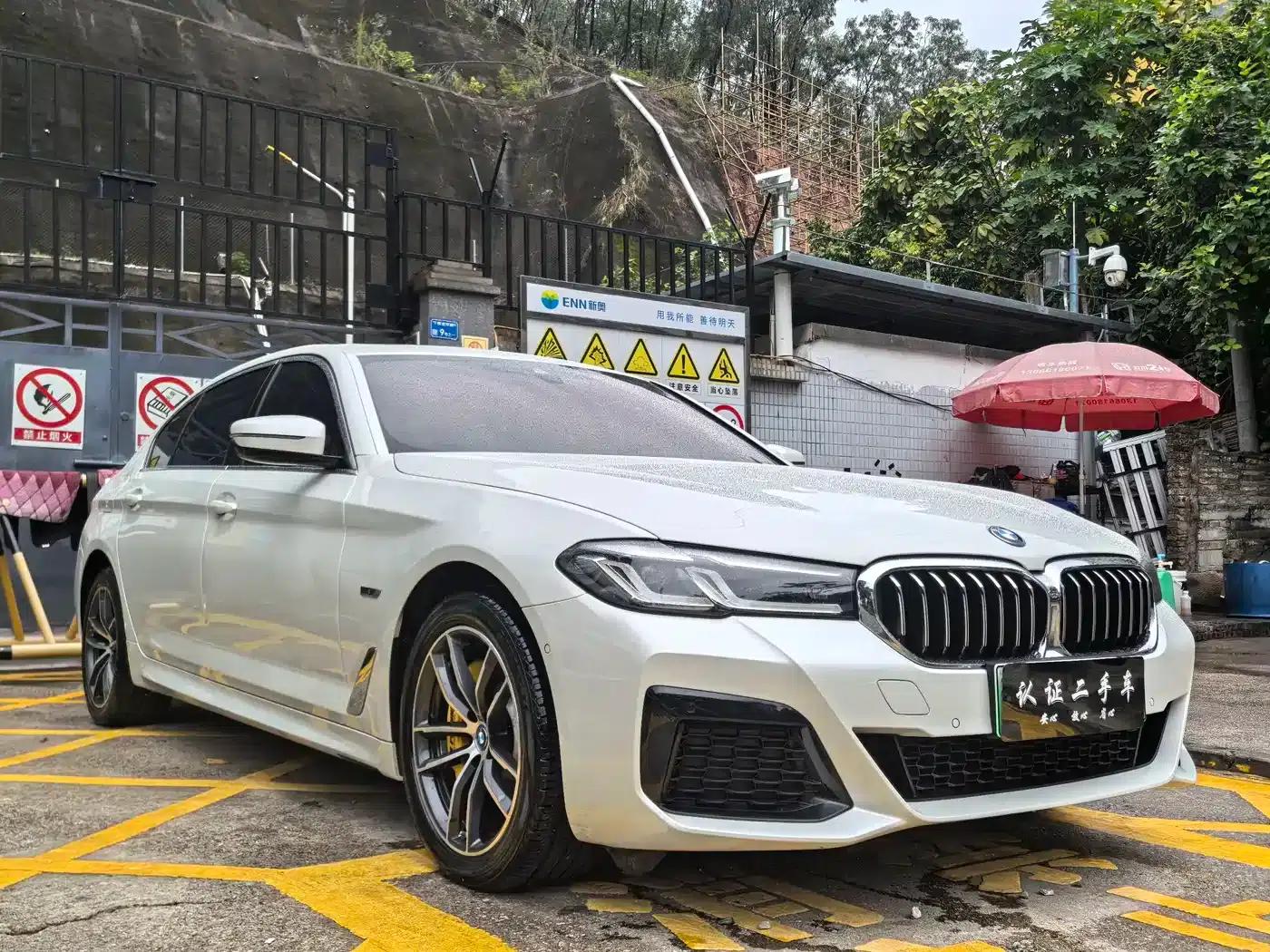 BMW 5 Series PHEV 2022 Facelift 535Le M Sport Package — миниатюра 2