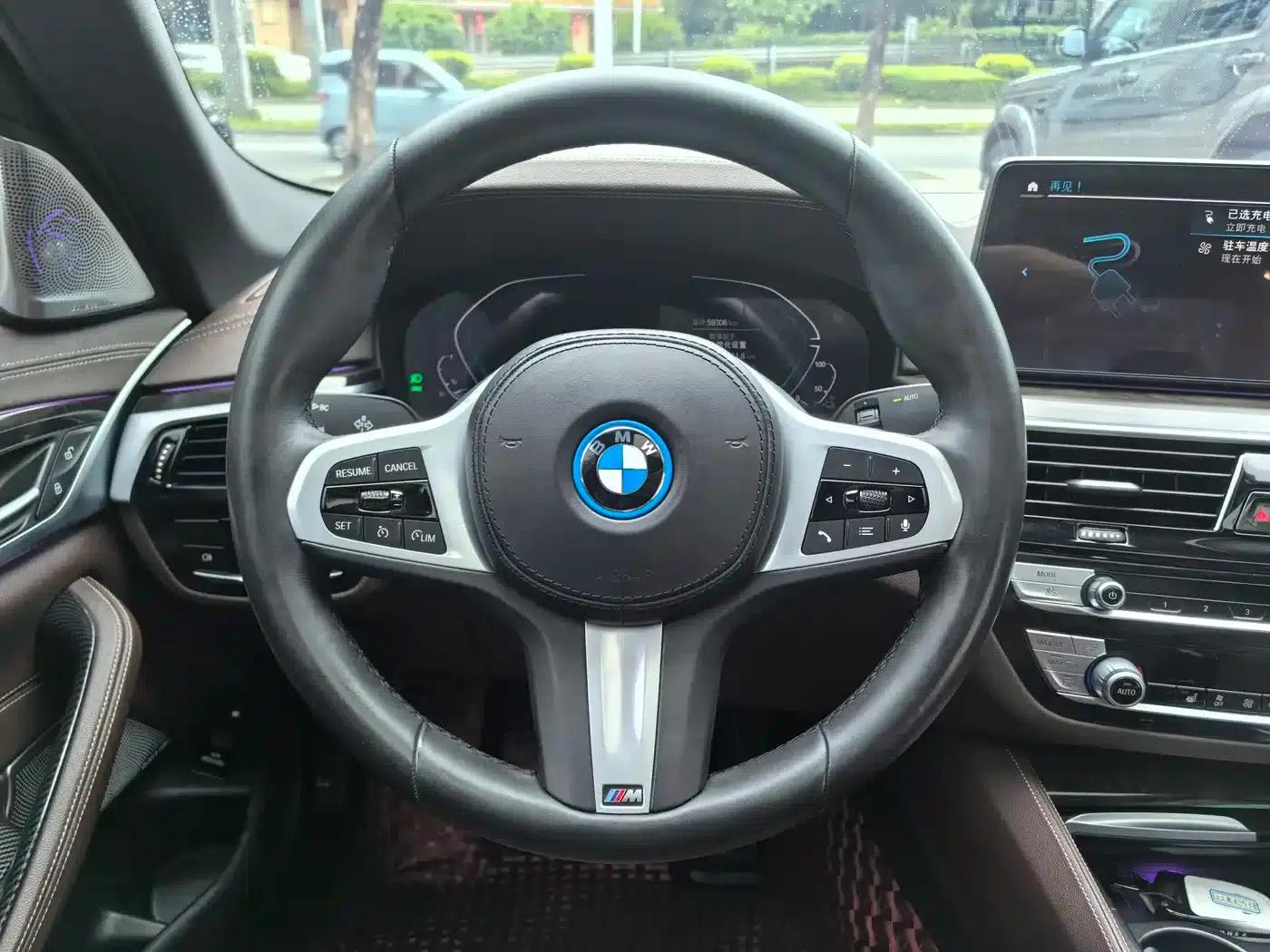BMW 5 Series PHEV 2022 Facelift 535Le M Sport Package — миниатюра 16