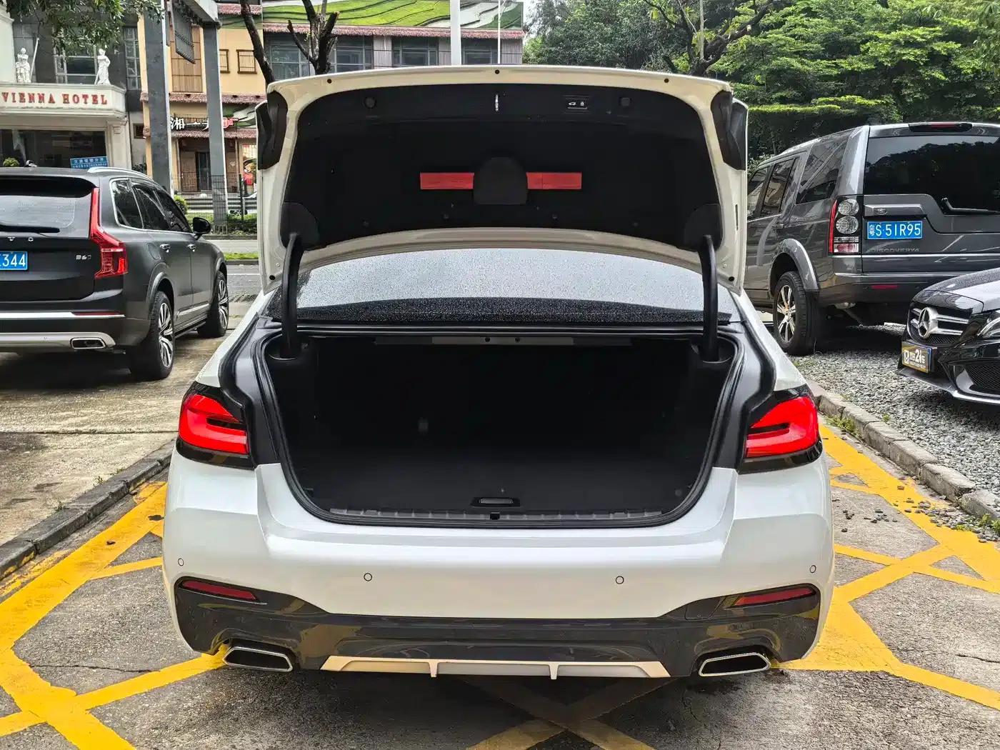 BMW 5 Series PHEV 2022 Facelift 535Le M Sport Package — миниатюра 18