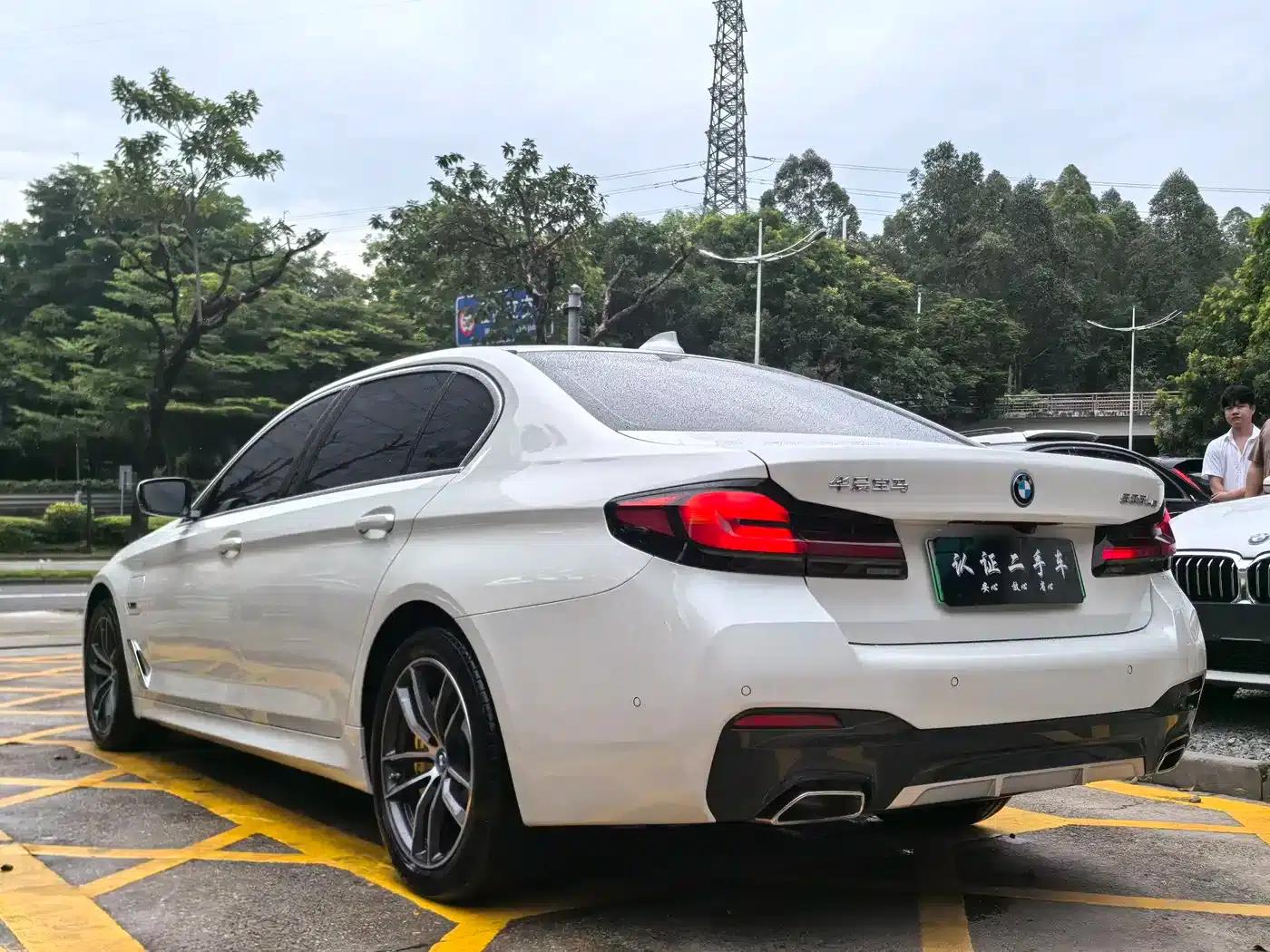 BMW 5 Series PHEV 2022 Facelift 535Le M Sport Package — миниатюра 4