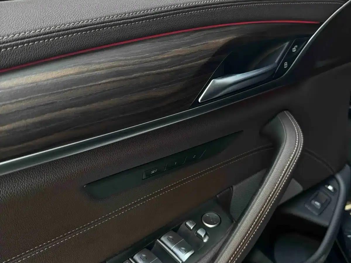 BMW 5 Series PHEV 2021 Facelift 535Le M Sport Package — миниатюра 8