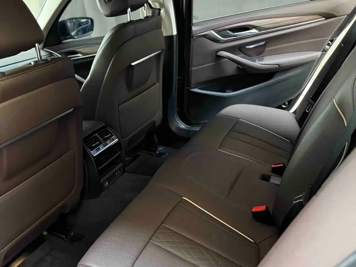 BMW 5 Series PHEV 2021 Facelift 535Le M Sport Package — миниатюра 10
