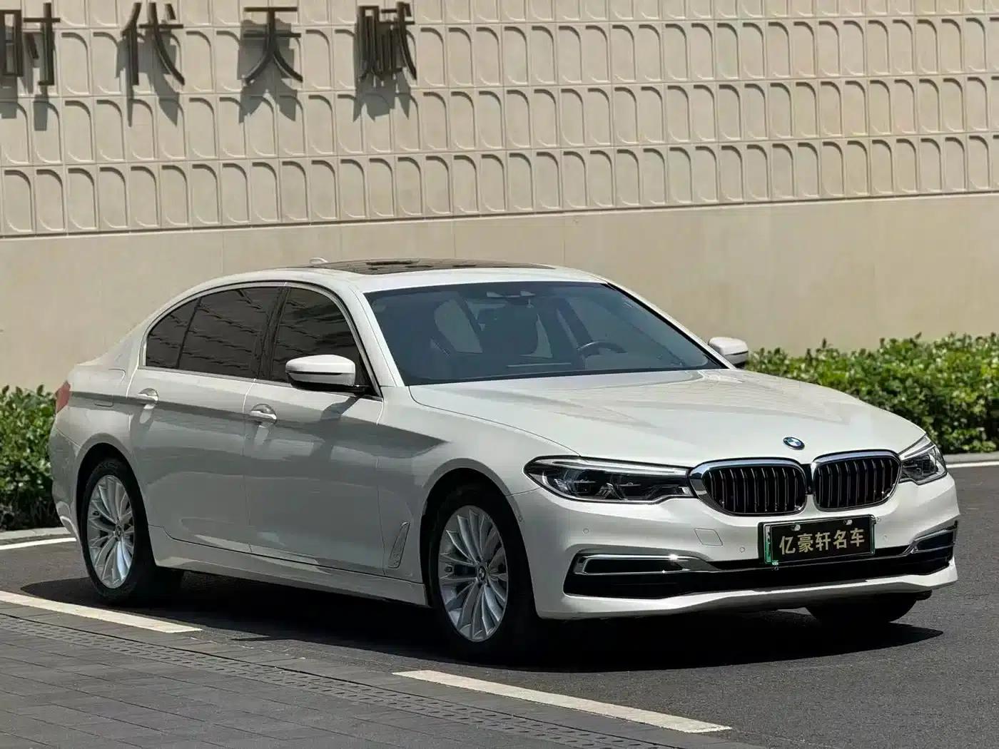 BMW 5 Series PHEV 2020 Mileage Upgrade Edition 530Le Luxury Package — миниатюра 3