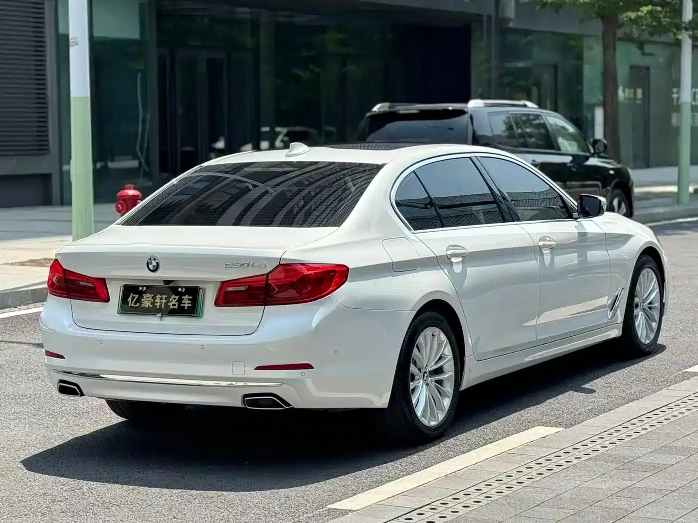 BMW 5 Series PHEV 2020 Mileage Upgrade Edition 530Le Luxury Package — миниатюра 5