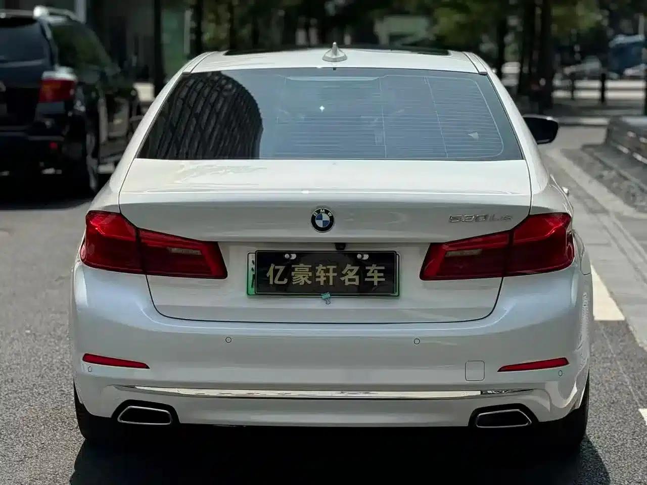 BMW 5 Series PHEV 2020 Mileage Upgrade Edition 530Le Luxury Package — миниатюра 6