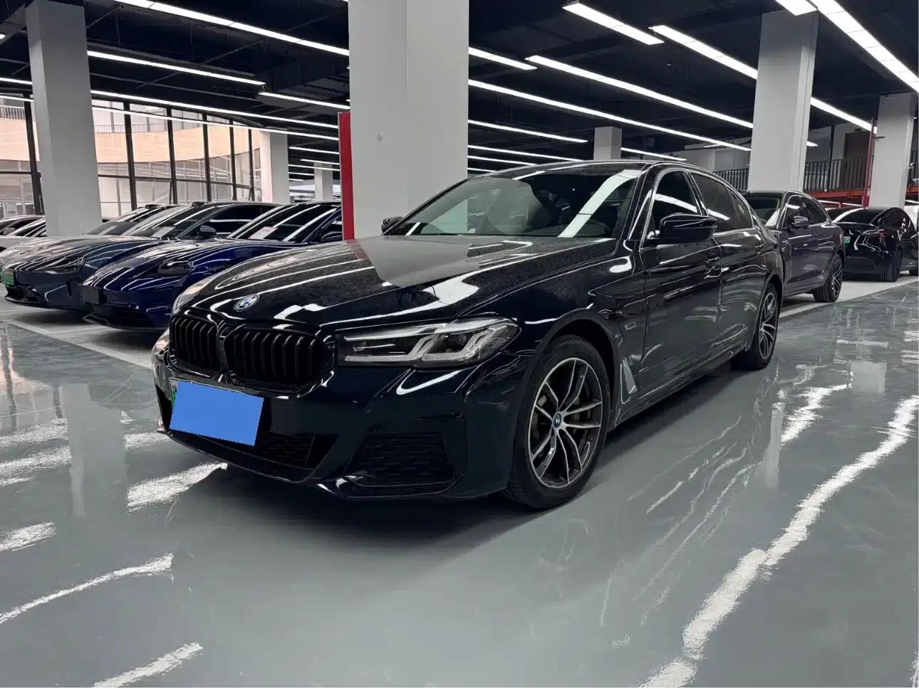 BMW 5 Series PHEV 2022 535Le M Sport Package — миниатюра 1