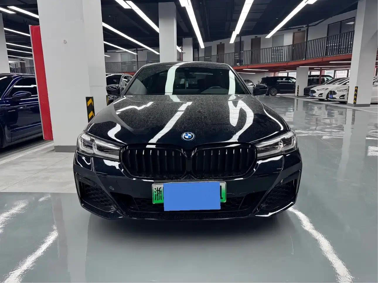 BMW 5 Series PHEV 2022 535Le M Sport Package — миниатюра 2