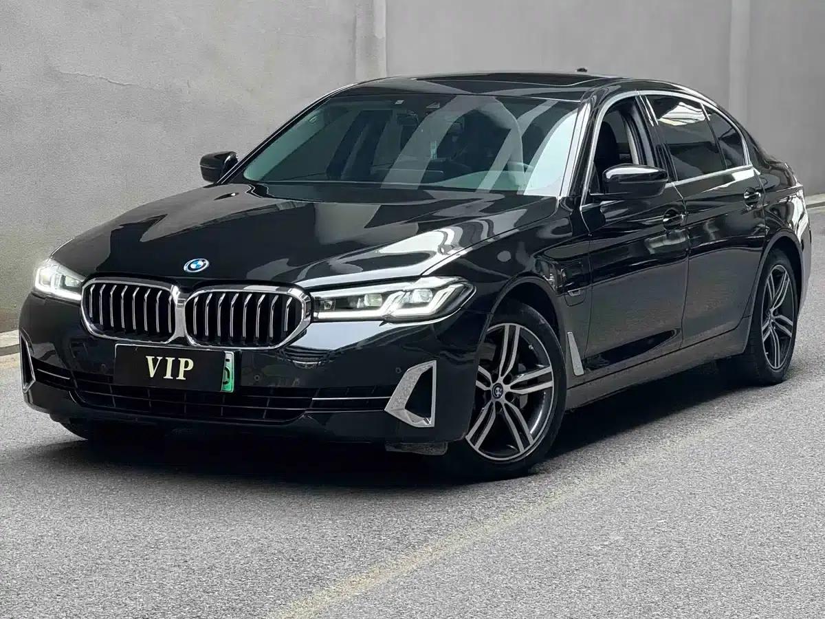 BMW 5 Series PHEV 2022 Facelift 535Le Luxury Package — миниатюра 1