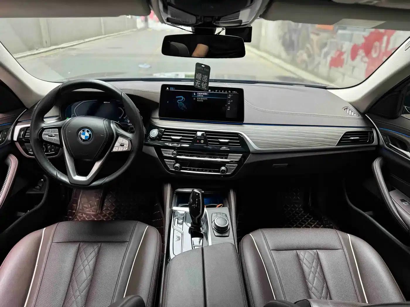 BMW 5 Series PHEV 2022 Facelift 535Le Luxury Package — миниатюра 14