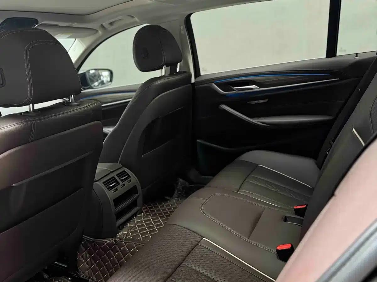 BMW 5 Series PHEV 2022 Facelift 535Le Luxury Package — миниатюра 10