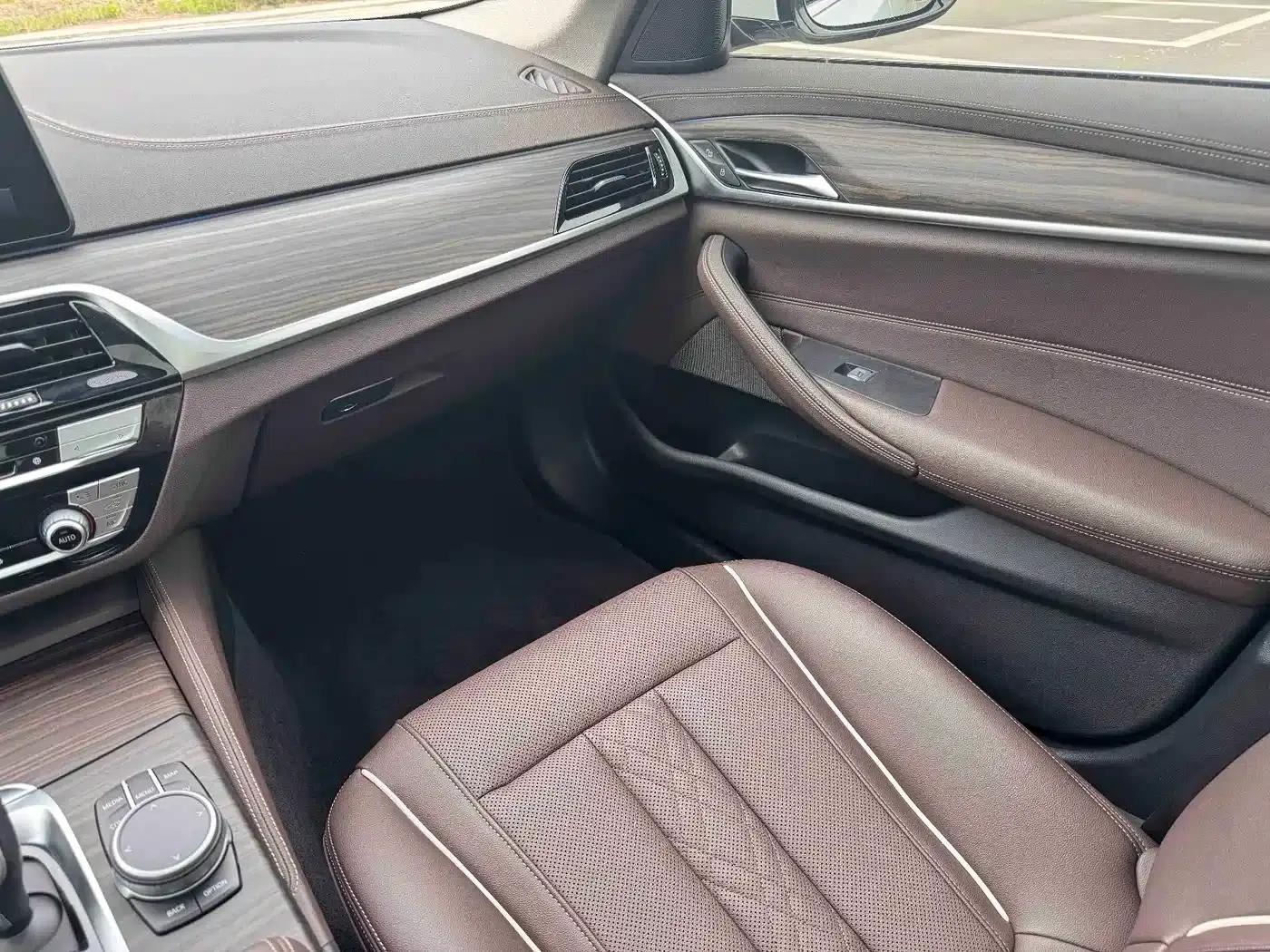 BMW 5 Series PHEV 2021 535Le Luxury Package — миниатюра 20