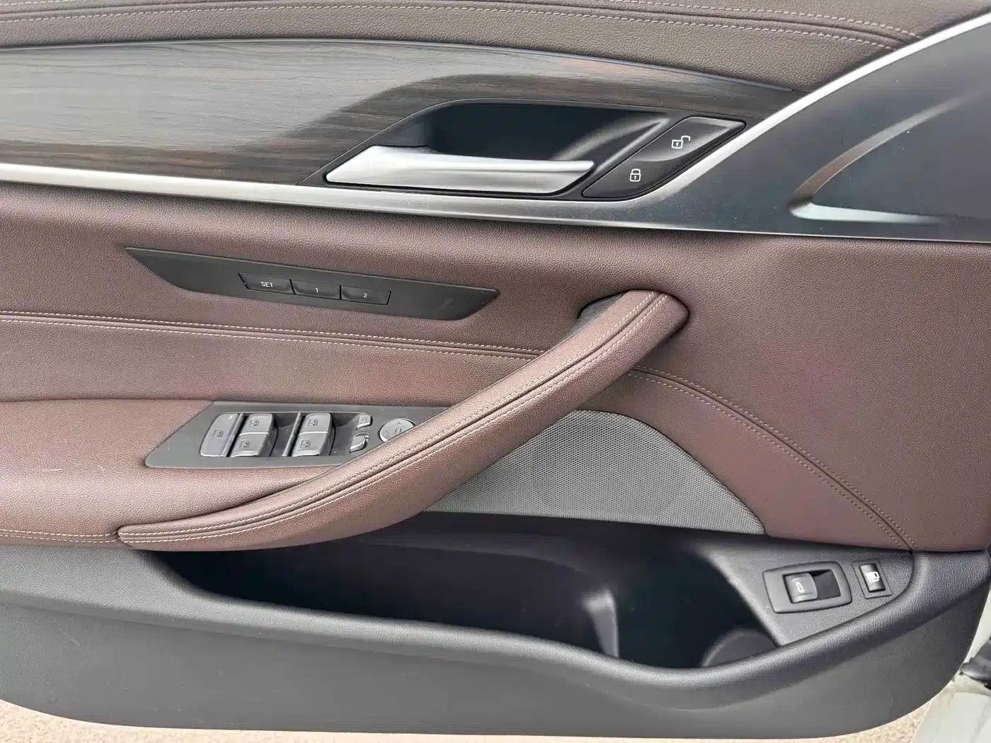 BMW 5 Series PHEV 2021 535Le Luxury Package — миниатюра 24