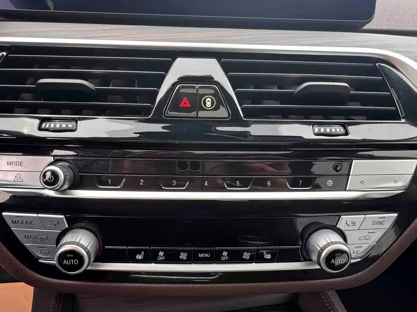 BMW 5 Series PHEV 2021 535Le Luxury Package — миниатюра 25