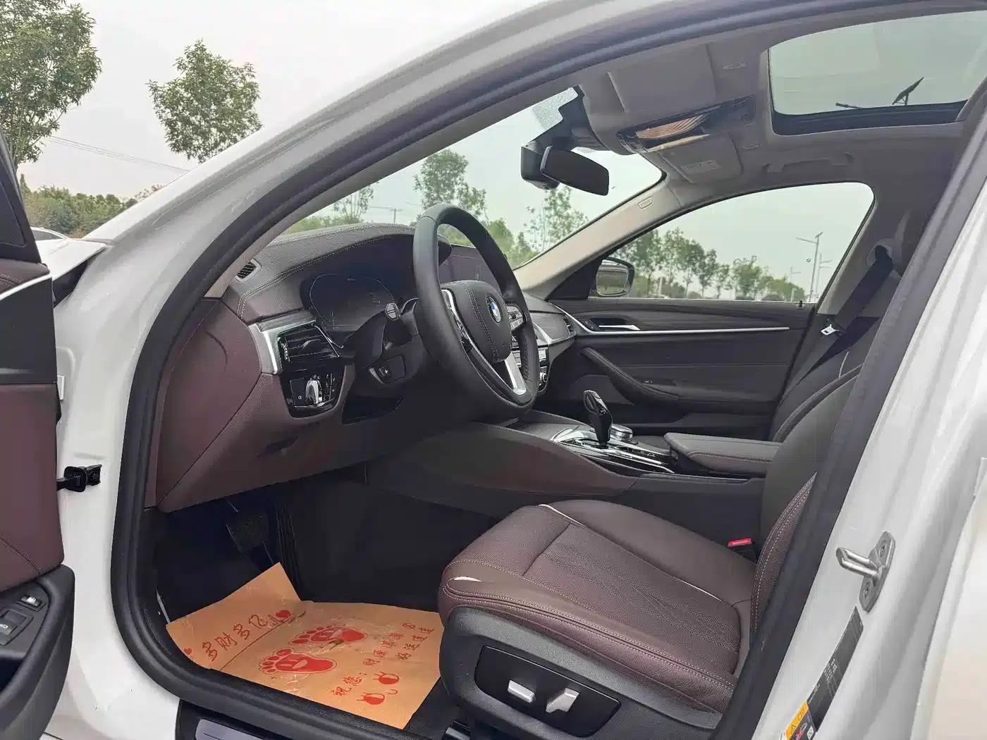 BMW 5 Series PHEV 2021 535Le Luxury Package — миниатюра 9