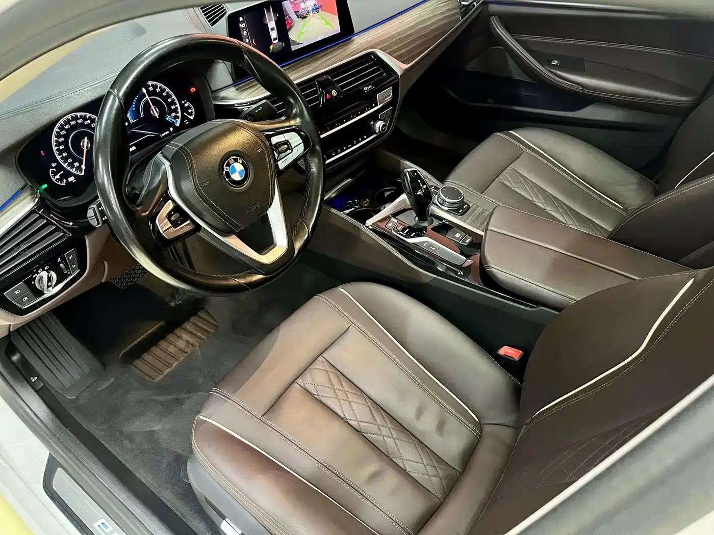 BMW 5 Series PHEV 2019 530Le Luxury Package — миниатюра 5