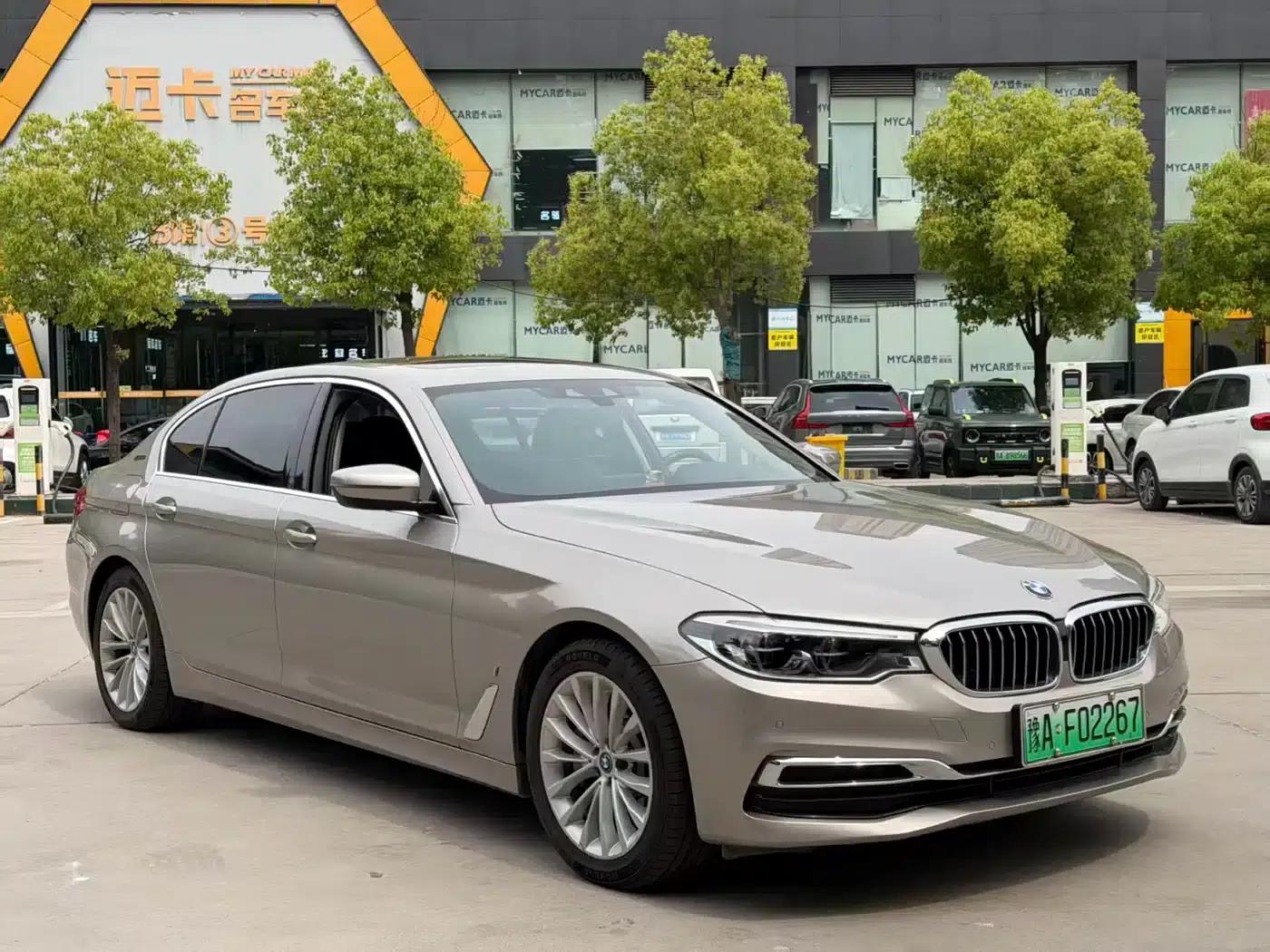 BMW 5 Series PHEV 2019 Facelift 530Le Luxury Package — миниатюра 3