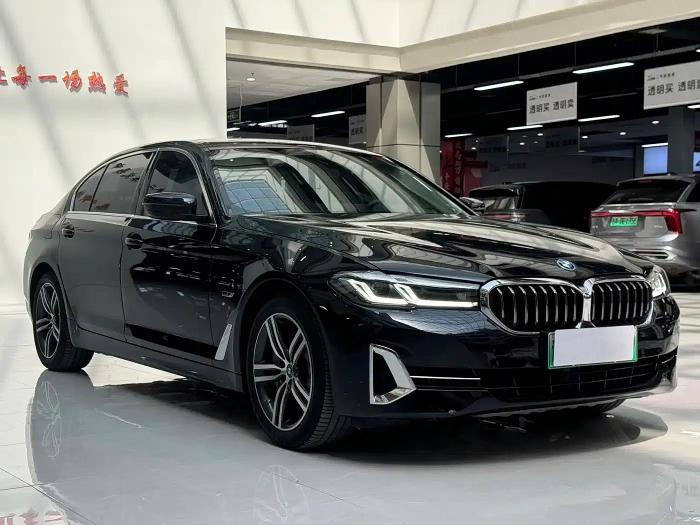 BMW 5 Series PHEV 2022 535Le Luxury Package — миниатюра 3