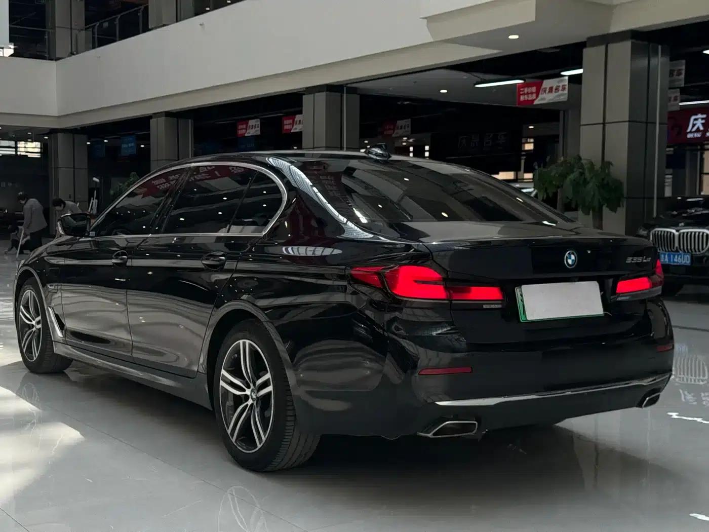 BMW 5 Series PHEV 2022 535Le Luxury Package — миниатюра 6